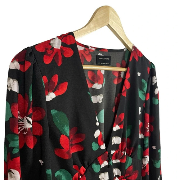NWOT Urban Outfitters Michelle Plunging Floral Mini Dress Black/Red/Green Size S - Picture 8 of 17